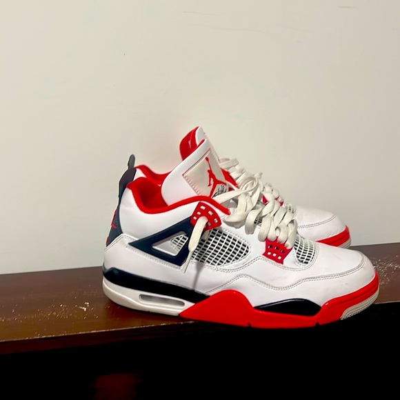 jordan retro 4 fire reds
